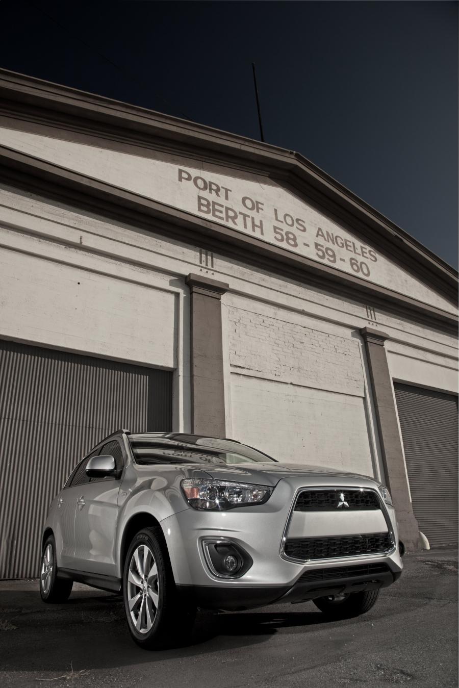  Mitsubishi Outlander Sport 2013 года  (фото 66 из 83)